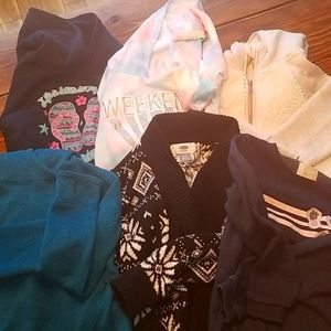 Girls Small- 6/7 Gap, Roxy & Old Navy Sweater Lot